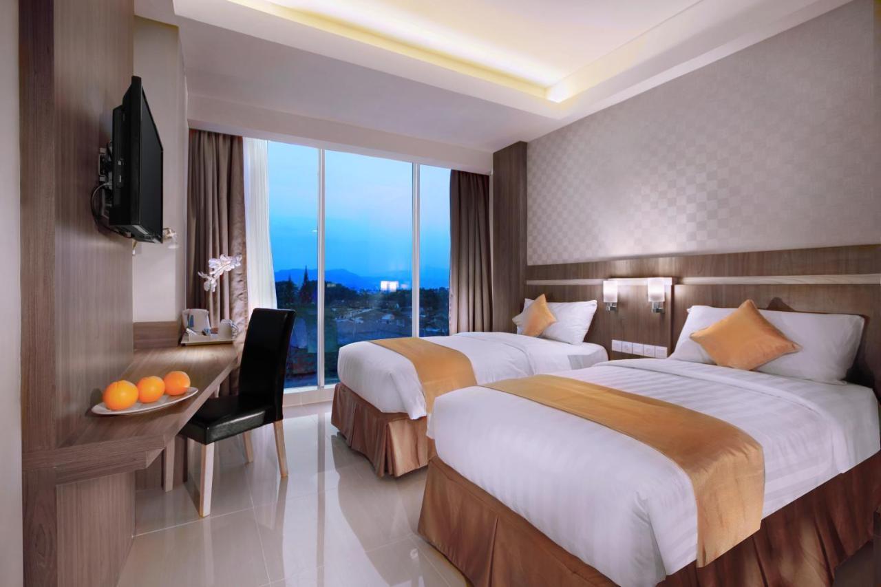 Aston Lampung City Hotel Бандар-Лампунг Екстер'єр фото