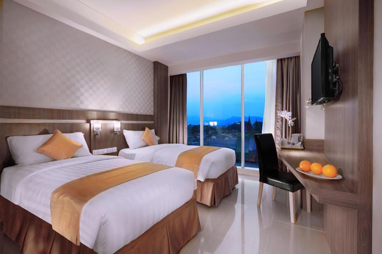 Aston Lampung City Hotel Бандар-Лампунг Екстер'єр фото
