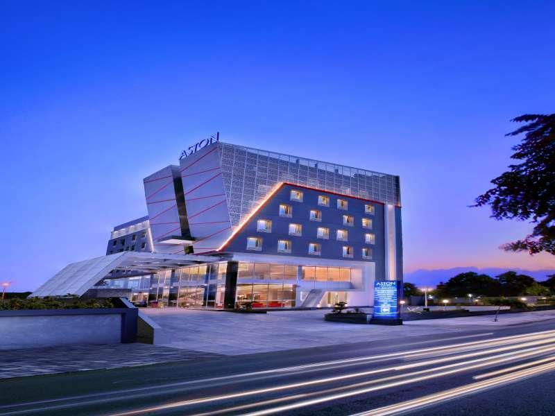 Aston Lampung City Hotel Бандар-Лампунг Екстер'єр фото